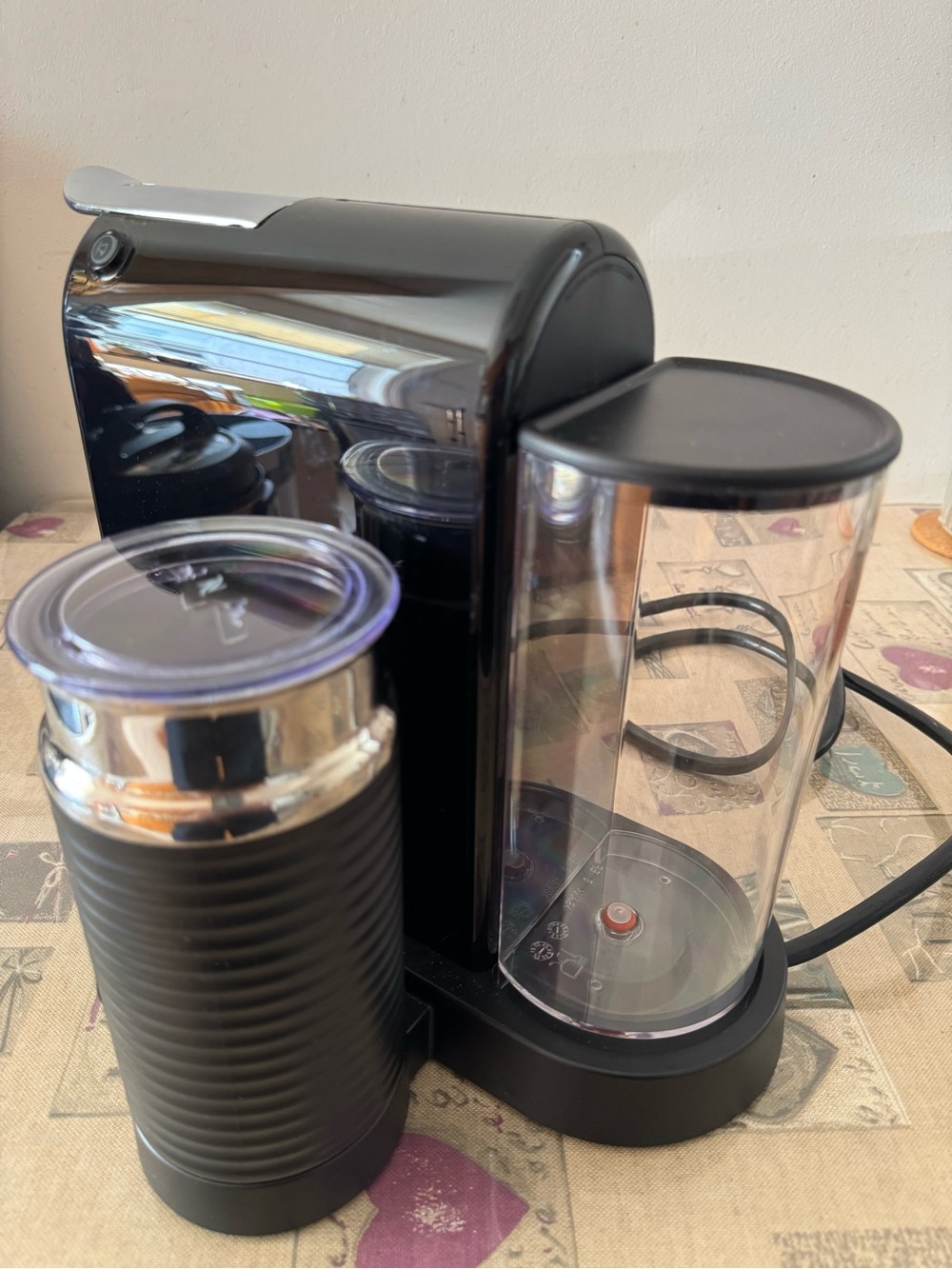 Nespresso CitiZ Coffee and Espresso Machine with Aeroccino Milk Frother - Picture 4 of 8
